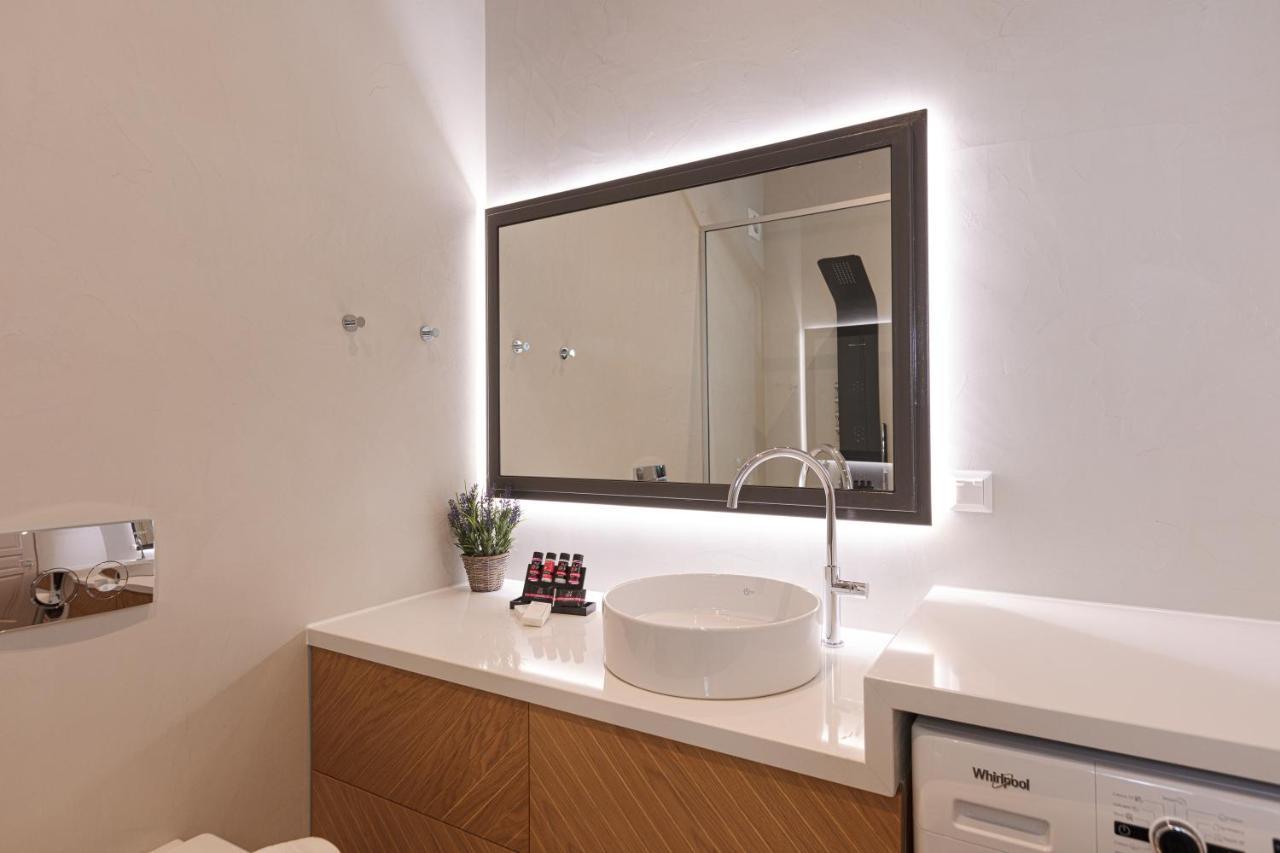 V77 Seafront Suites Rethymnon Exterior foto