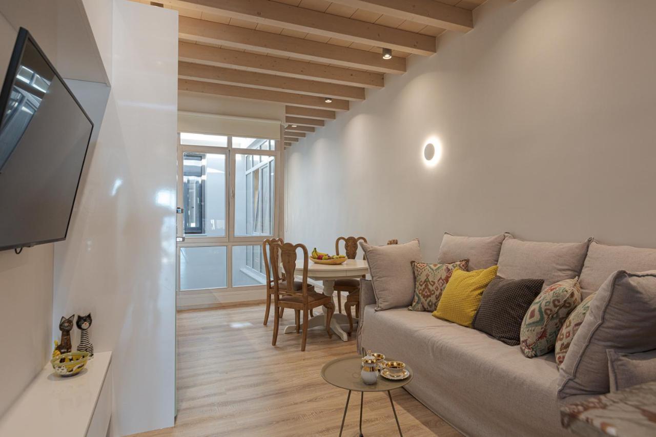 V77 Seafront Suites Rethymnon Exterior foto