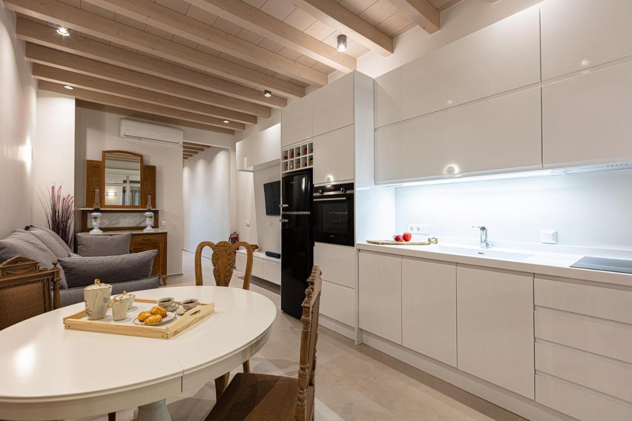 V77 Seafront Suites Rethymnon Exterior foto