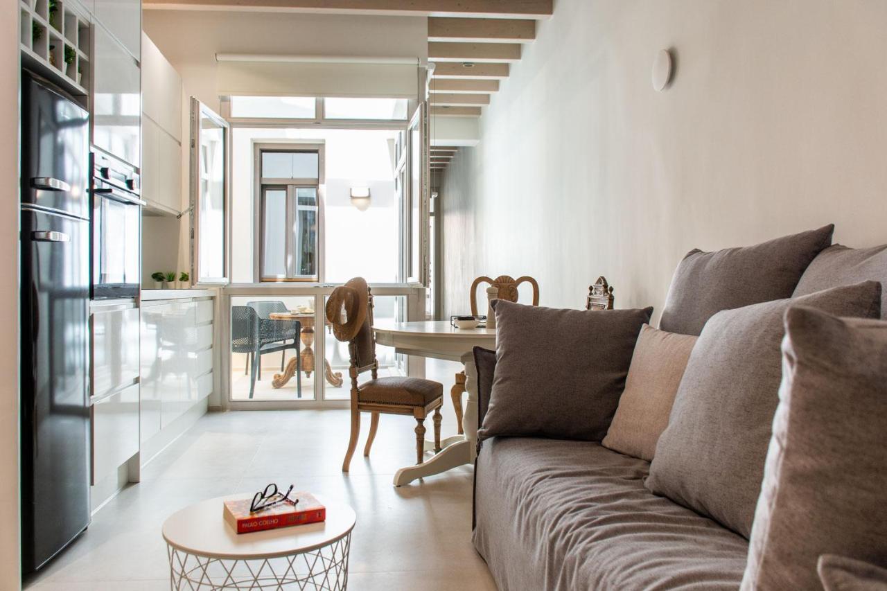V77 Seafront Suites Rethymnon Exterior foto